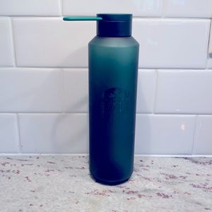 Starbucks Emerald Green Water Bottle 24oz Soft Texture Plastic Spring 2022